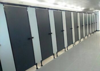 How Do Leading Toilet Cubicle Manufacturers in India Differentiate Themselves?