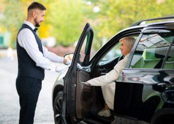 Las Vegas Shuttle Guide: Airport Transfers, Hotel Shuttles, and More